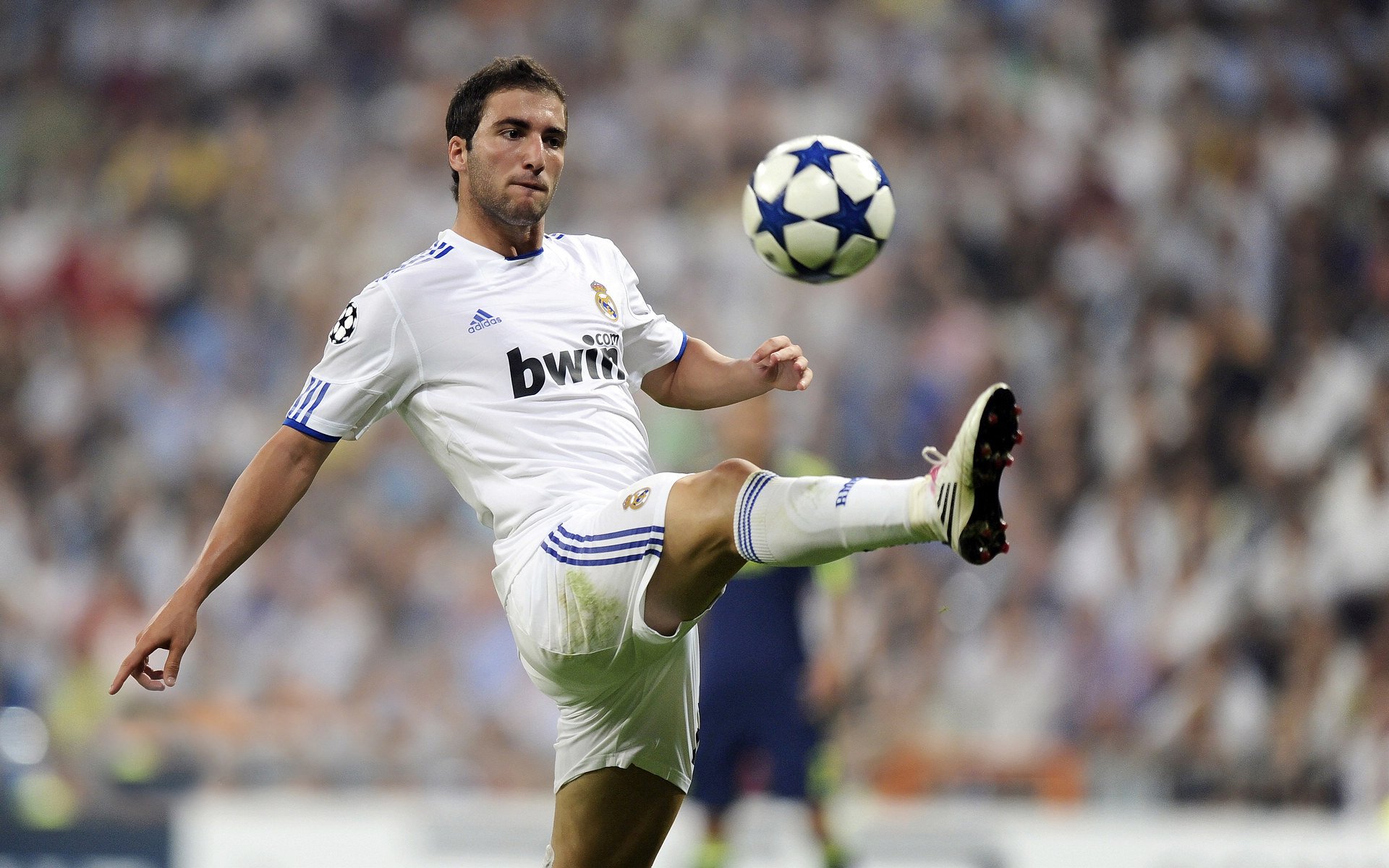 尤文图斯豪取客场胜利，晋级前景光明，尤文图斯精彩集锦