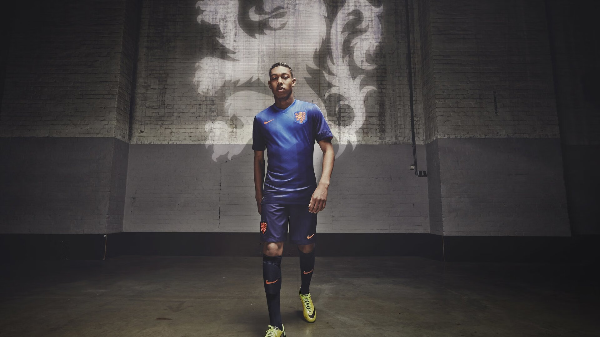 汉诺威主场告捷，德甲中游位置稳步前行，汉诺威位于德国的哪里_