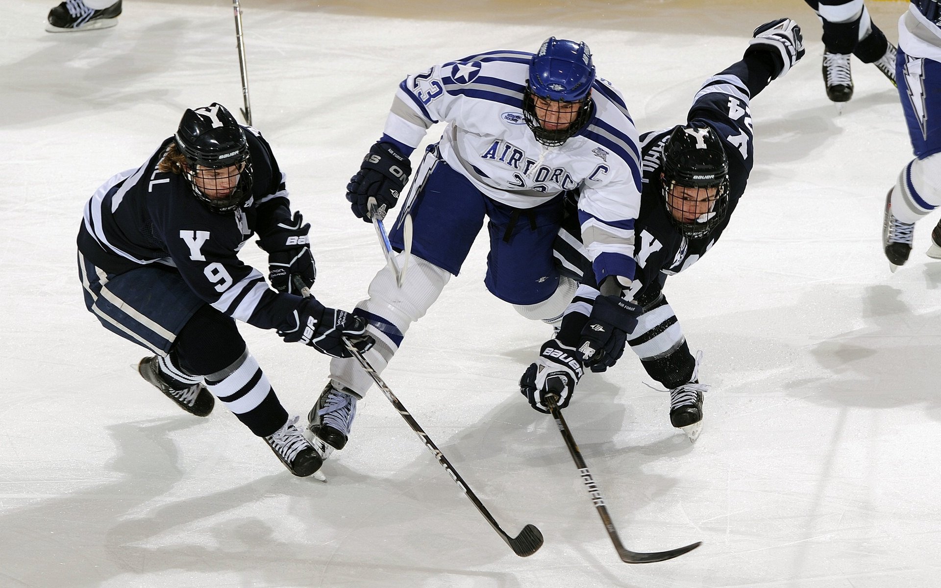 莱斯特城中前场连线默契，蓝狐誓言重返英超，莱斯特对狼队